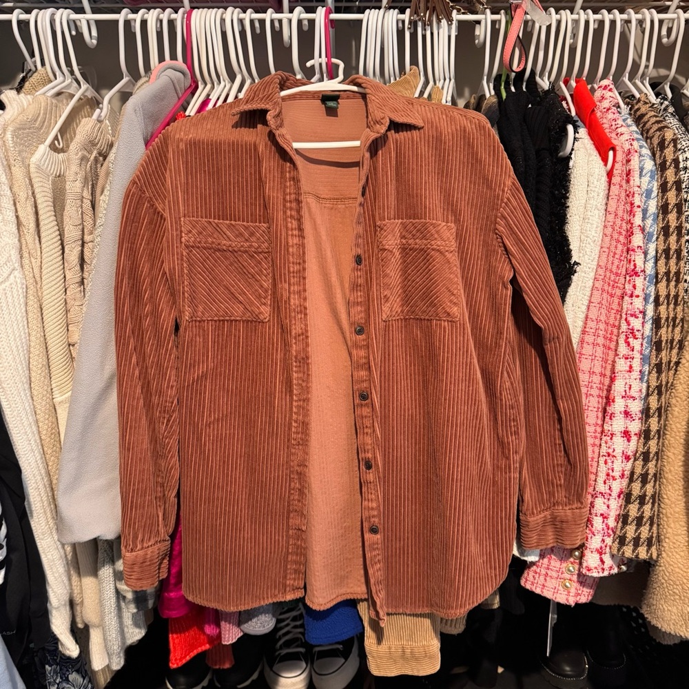 Wild Fable women’s mauve brown Corduroy Button down Shirt medium